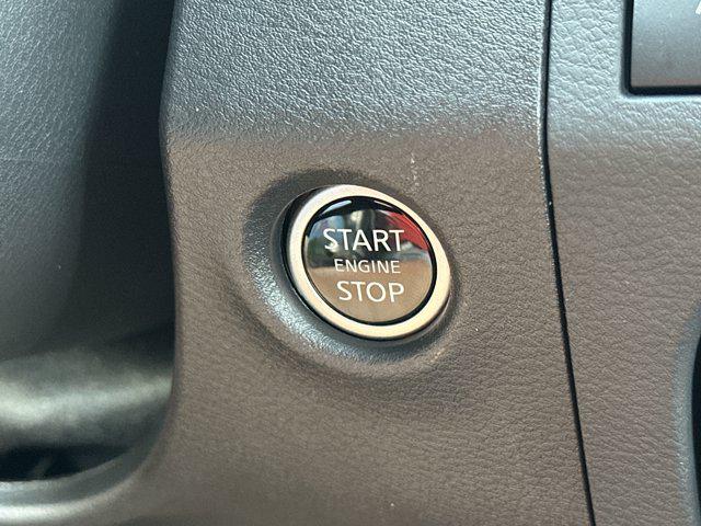 2025 Nissan Frontier Crew Cab PRO-4X 4x4