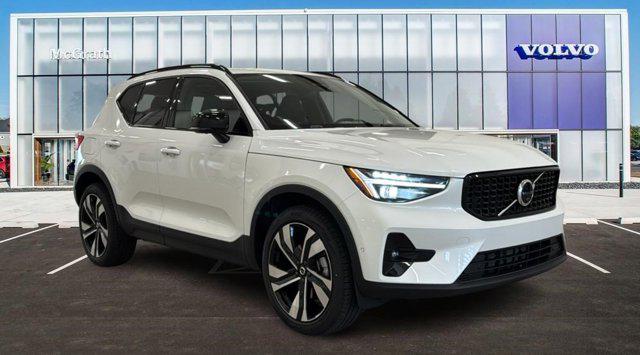2026 Volvo XC40 B5 Ultra for sale in Barrington, IL