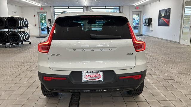 2026 Volvo XC40 B5 Ultra