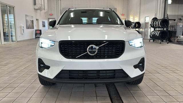 2026 Volvo XC40 B5 Ultra