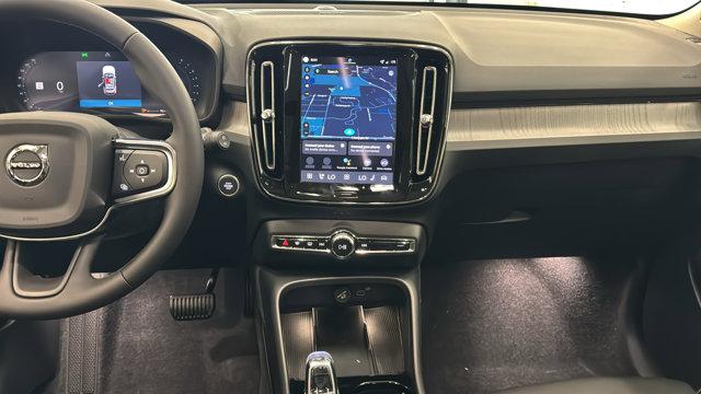 2026 Volvo XC40 B5 Ultra