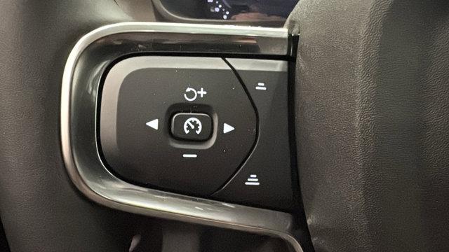 2026 Volvo XC40 B5 Ultra