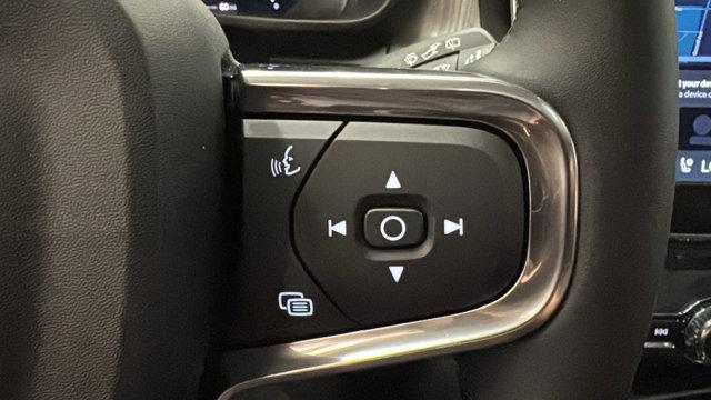 2026 Volvo XC40 B5 Ultra