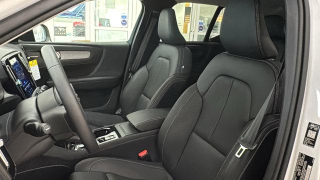 2026 Volvo XC40 B5 Ultra
