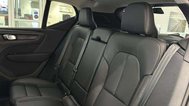 2026 Volvo XC40 B5 Ultra