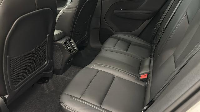 2026 Volvo XC40 B5 Ultra
