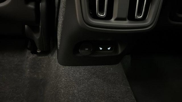2026 Volvo XC40 B5 Ultra