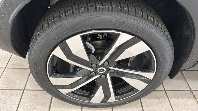 2026 Volvo XC40 B5 Ultra