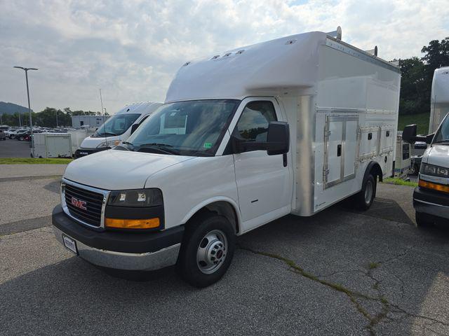 2025 GMC Savana Cutaway Work Van