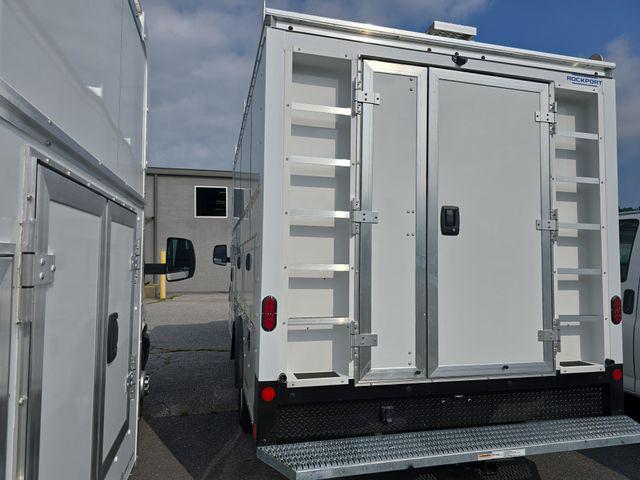 2025 GMC Savana Cutaway Work Van