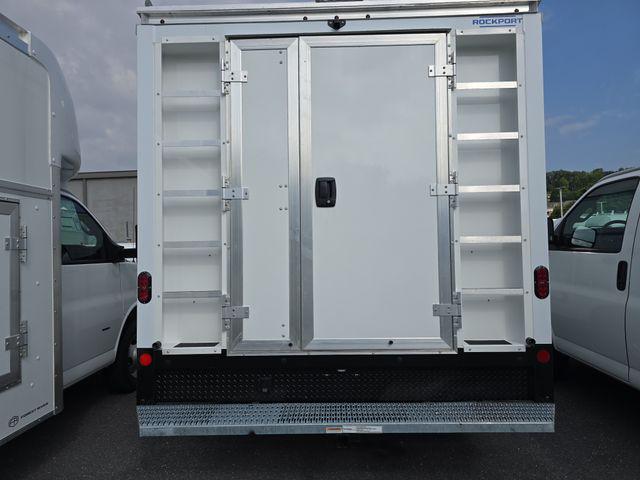 2025 GMC Savana Cutaway Work Van
