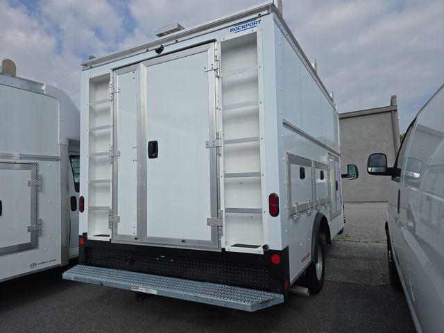 2025 GMC Savana Cutaway Work Van