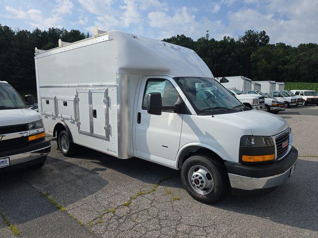 2025 GMC Savana Cutaway Work Van