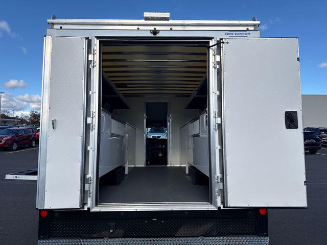2025 GMC Savana Cutaway Work Van