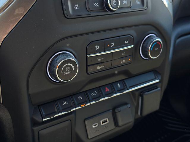 2025 Chevrolet Silverado 1500 4WD Crew Cab Short Bed Custom