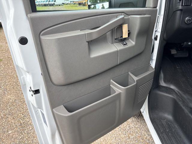 2025 GMC Savana Cutaway Work Van