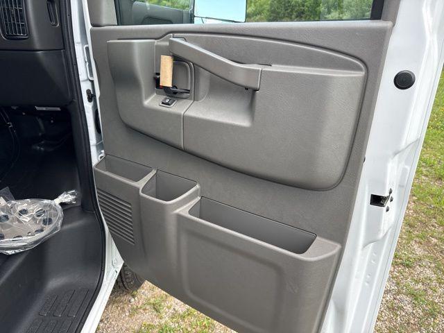 2025 GMC Savana Cutaway Work Van