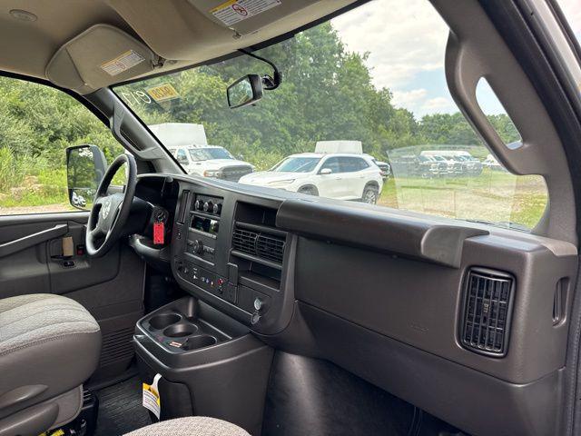 2025 GMC Savana Cutaway Work Van