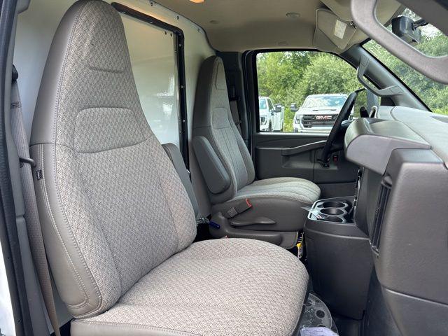 2025 GMC Savana Cutaway Work Van