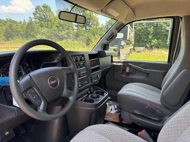 2025 GMC Savana Cutaway Work Van