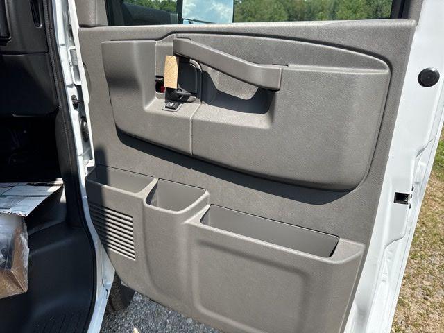 2025 GMC Savana Cutaway Work Van