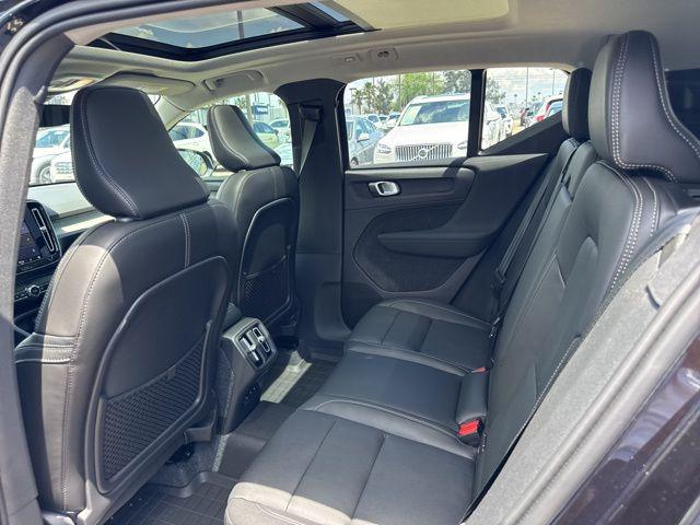 2025 Volvo XC40 B5 Plus Dark Theme