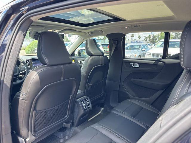 2025 Volvo XC40 B5 Plus Dark Theme