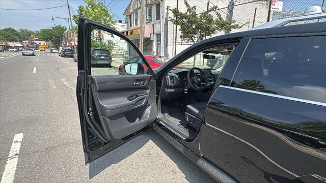 2025 Nissan Pathfinder SL 4WD