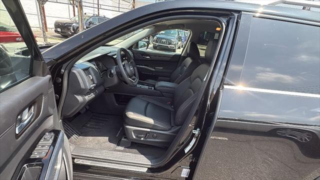 2025 Nissan Pathfinder SL 4WD