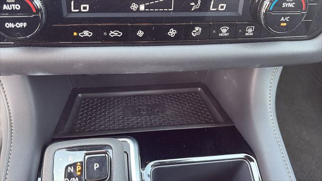 2025 Nissan Pathfinder SL 4WD