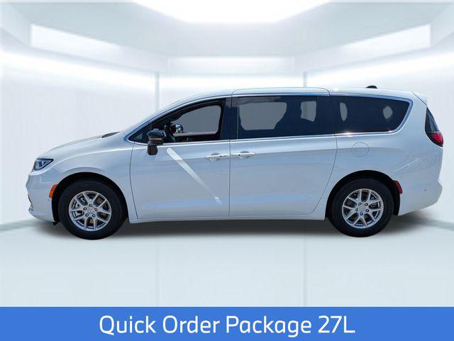 2025 Chrysler Pacifica PACIFICA SELECT