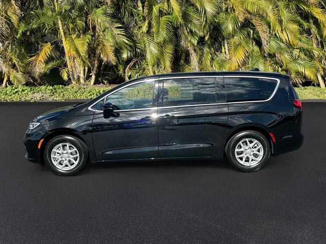 2025 Chrysler Pacifica PACIFICA SELECT