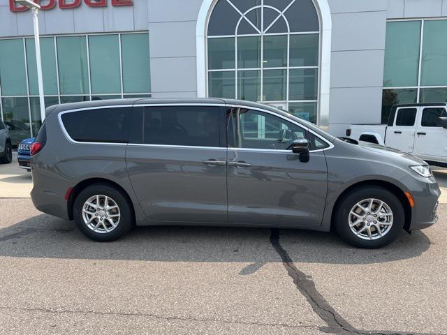 2025 Chrysler Pacifica PACIFICA SELECT