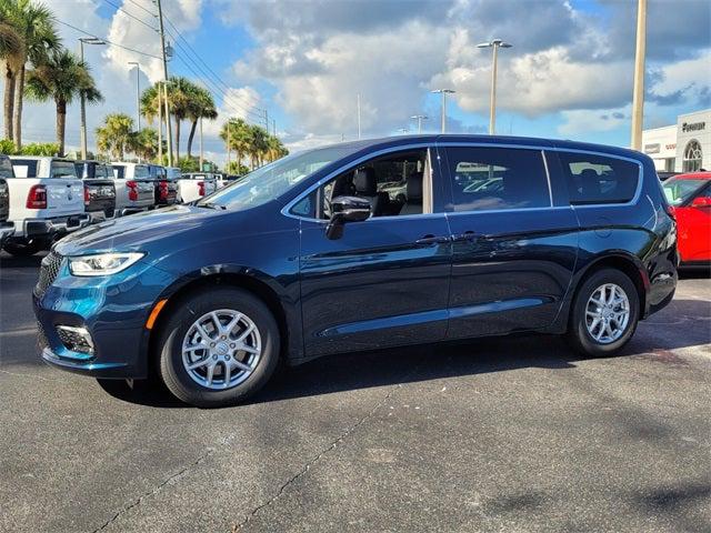 2025 Chrysler Pacifica PACIFICA SELECT