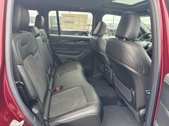2025 Jeep Grand Cherokee Altitude X 4x4