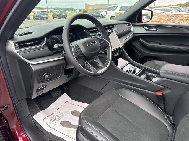 2025 Jeep Grand Cherokee Altitude X 4x4