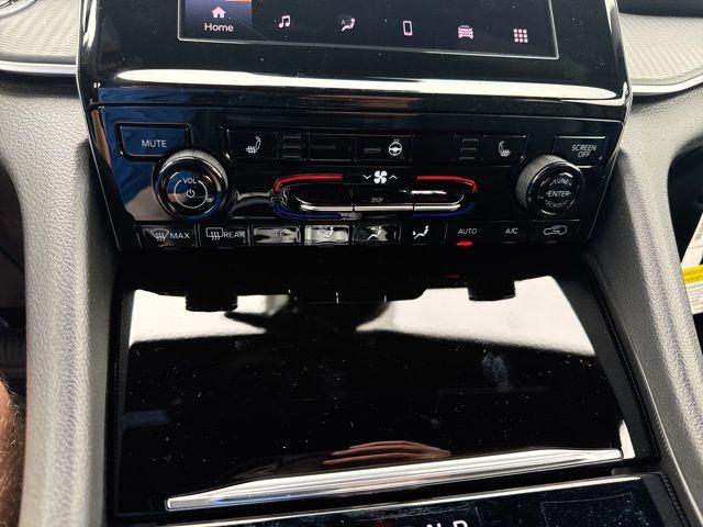2025 Jeep Grand Cherokee Altitude X 4x4