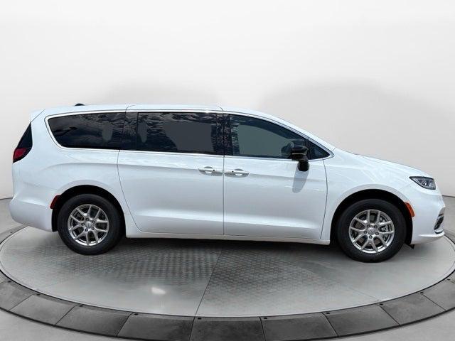 2025 Chrysler Pacifica PACIFICA SELECT