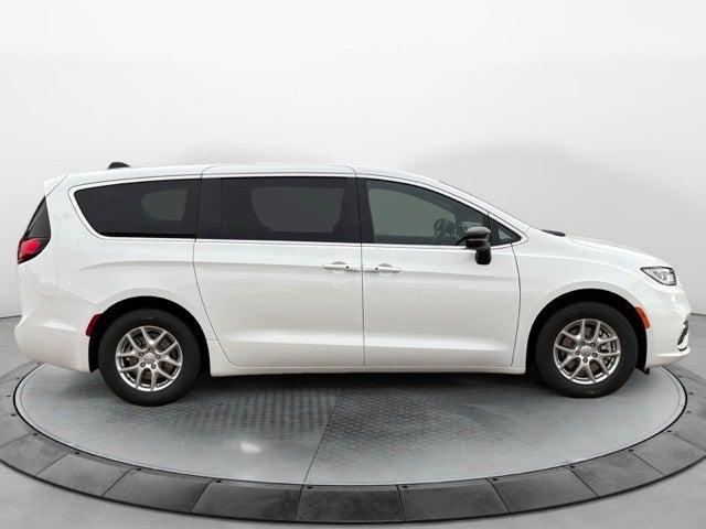 2025 Chrysler Pacifica PACIFICA SELECT