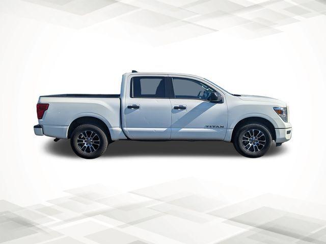 2022 Nissan TITAN Crew Cab SV 4x2