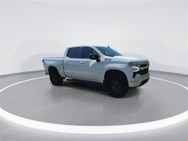 2022 Chevrolet Silverado 1500 4WD Crew Cab Short Bed RST