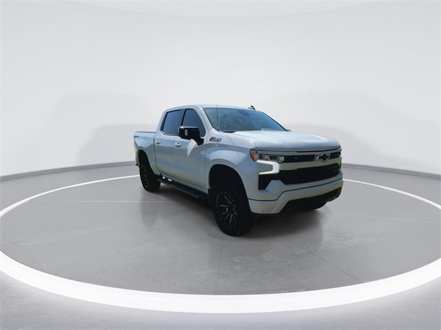 2022 Chevrolet Silverado 1500 4WD Crew Cab Short Bed RST