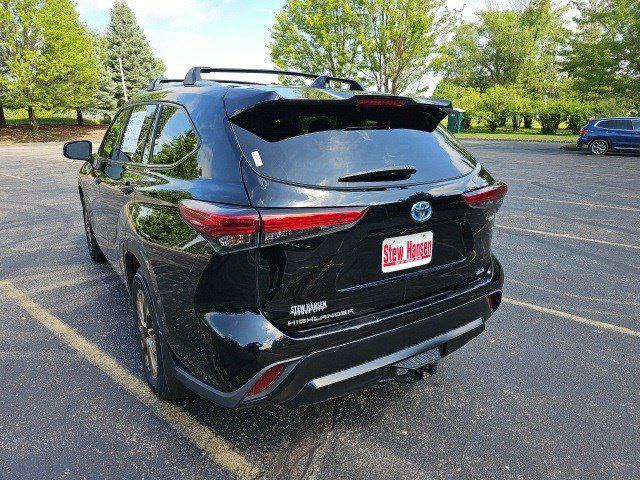 2022 Toyota Highlander Hybrid XLE Bronze Edition