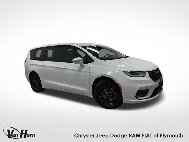 2022 Chrysler Pacifica Hybrid Touring L