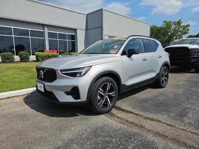 2024 Volvo XC40 Core