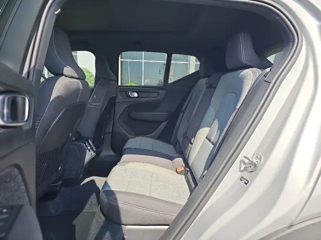 2024 Volvo XC40 Core