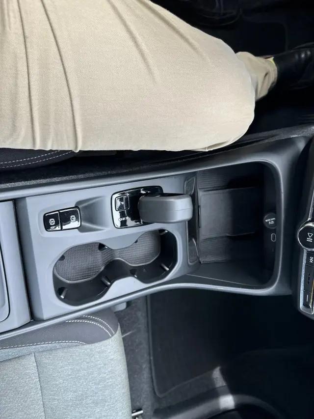 2024 Volvo XC40 Core