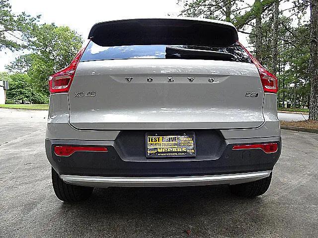 2025 Volvo XC40 B5 Core Bright Theme