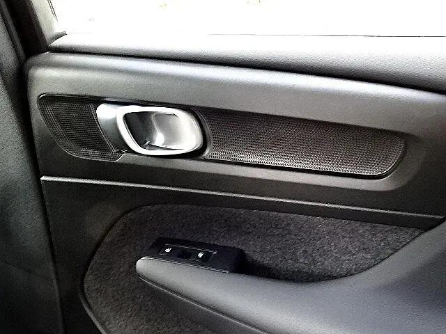 2025 Volvo XC40 B5 Core Bright Theme