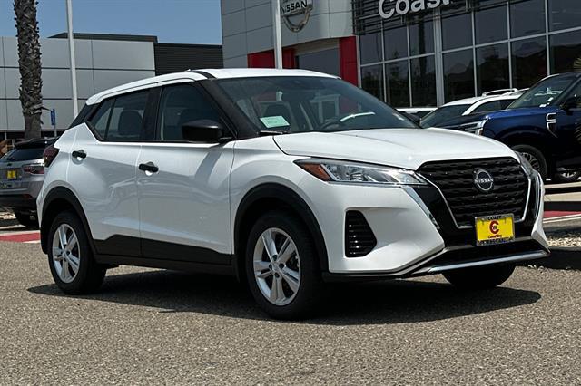 2025 Nissan Kicks S